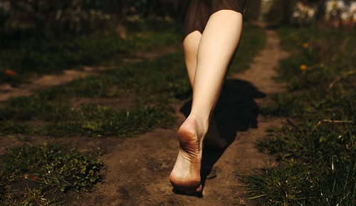 Beneficios de andar descalzo para la salud Beneficios de andar descalzo para la salud