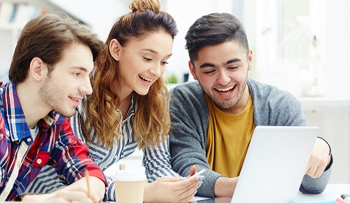 Estudiar alarga la esperanza de vida: si eres universitario puedes vivir hasta 5 años más Estudiar alarga la esperanza de vida: si eres universitario puedes vivir hasta 5 años más
