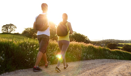 Tan solo 15 minutos de caminata del “asombro” mejora drásticamente la salud mental Tan solo 15 minutos de caminata del “asombro” mejora drásticamente la salud mental