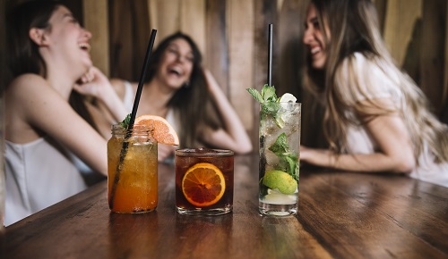 El consumo excesivo de alcohol aumenta la edad epigenética en las mujeres El consumo excesivo de alcohol aumenta la edad epigenética en las mujeres